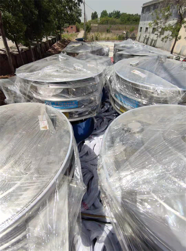 海南的某公司訂購的新斯曼振動(dòng)篩于昨天由德邦物流發(fā)出