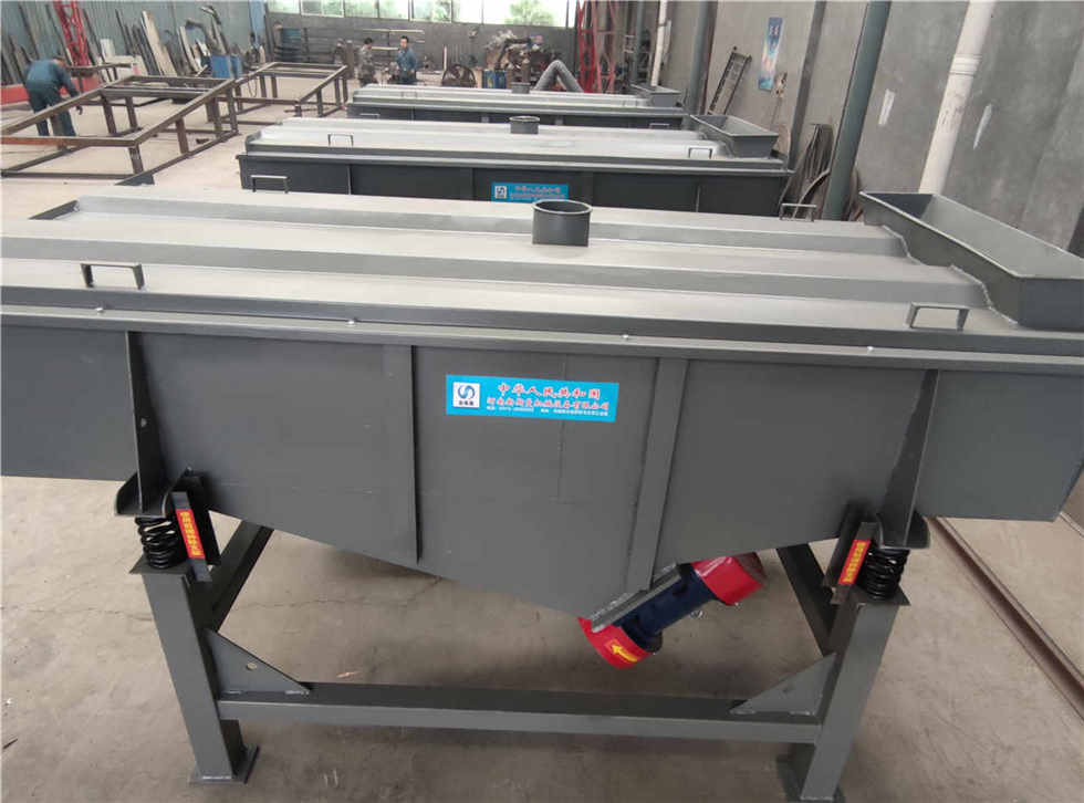 七臺1030兩層直線篩已經(jīng)做好，準(zhǔn)備發(fā)貨