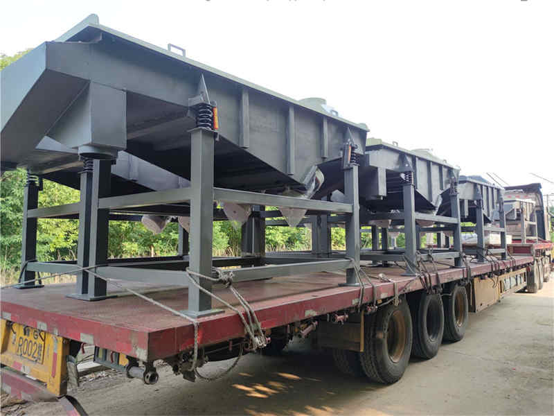 浙江客戶七臺1030兩層直線篩準(zhǔn)備發(fā)貨，雙電機雙拉撐，用料厚實，經(jīng)久耐用，感謝浙江老朋友信任與支持