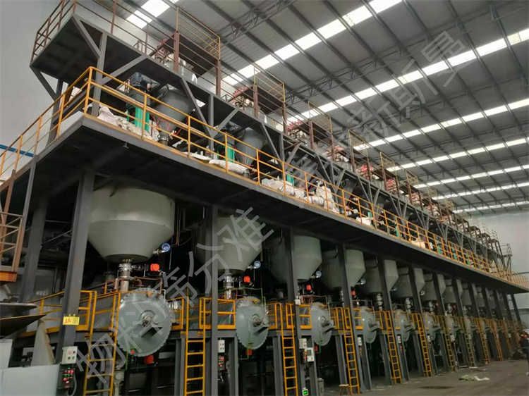 石墨化坩堝投料設(shè)備，坩堝壓實(shí)設(shè)備