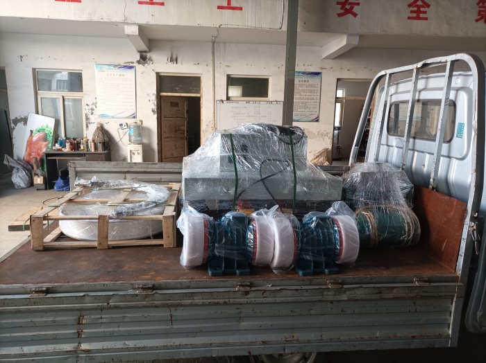 振動平臺、電機(jī)發(fā)貨