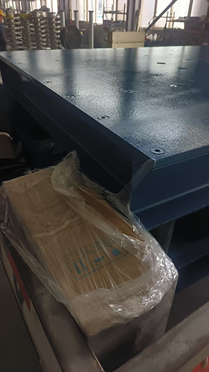 振動平臺加控制柜發(fā)貨