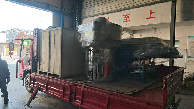 旋振篩、直線篩、除鐵器發(fā)貨