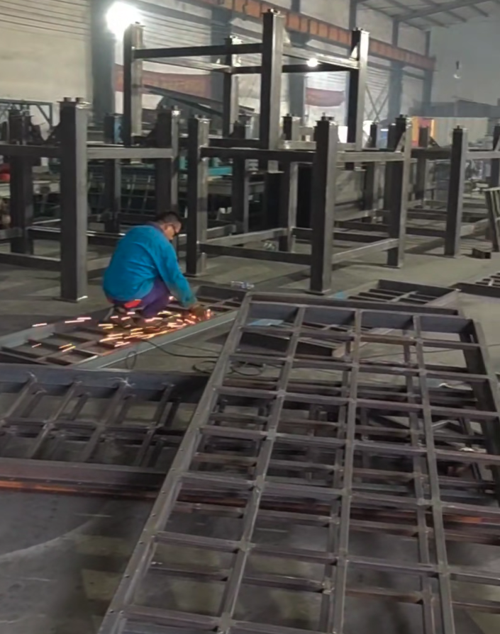 同等價(jià)格比質(zhì)量，同等質(zhì)量比服務(wù)！同等服務(wù)比態(tài)度！