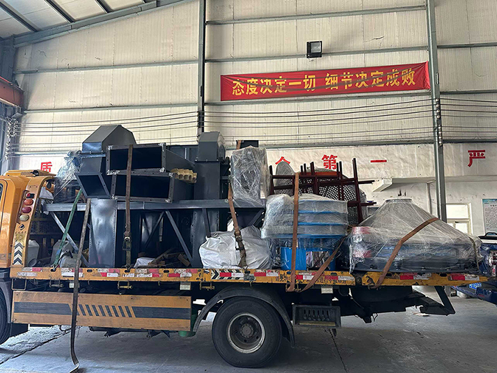斗式提升機(jī)、振動(dòng)料斗、旋振篩整車(chē)發(fā)貨